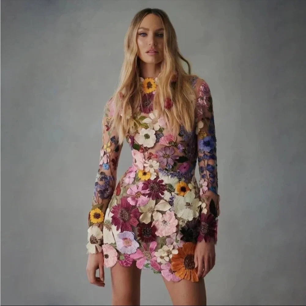 (last 1) Elise Fleurs - 3D mesh mini luxury runway dress with embroidery - Picture 4 of 13
